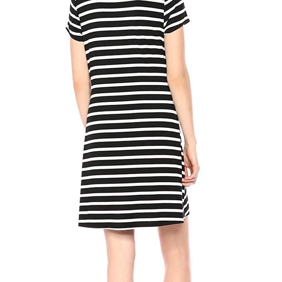 Amazon Essentials Short Sleeve Scoopneck Dress - Picture 3 of 4